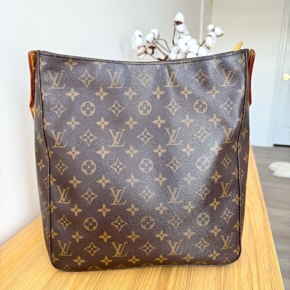 ✅AUTHENTIC✅LOUIS VUITTON LOOPING GM - Picture 4 of 15